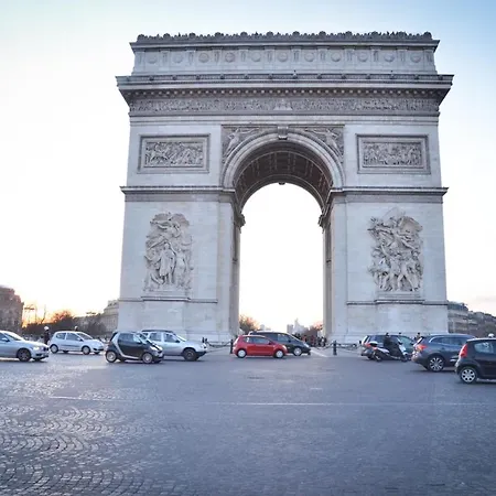 Champs Elysees 5 Apartman *