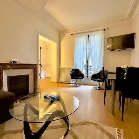 Champs Elysees 5 *