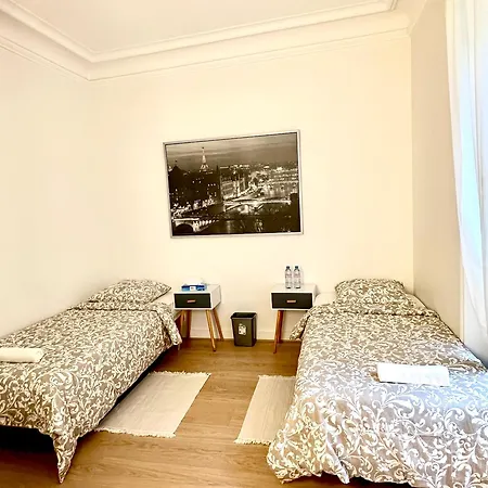 Apartment Champs Elysees 5 *