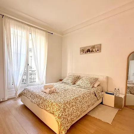Apartment Champs Elysees 5